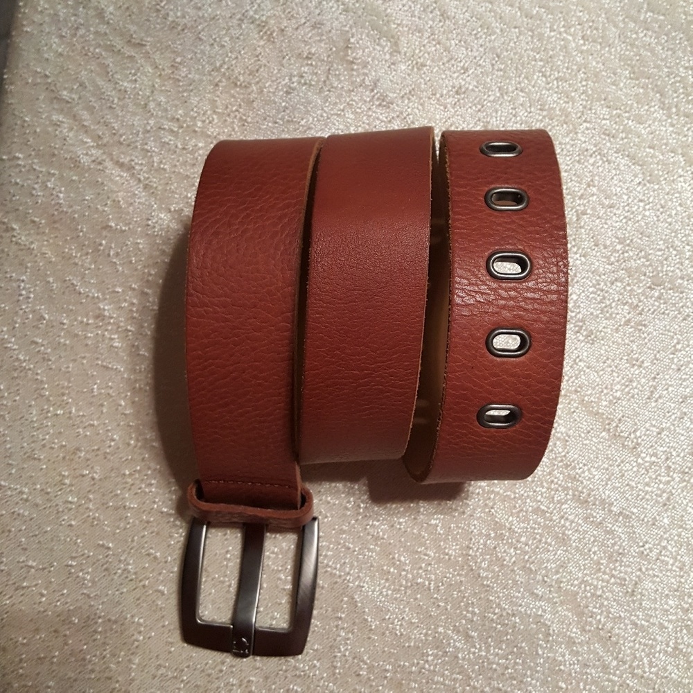 🔮NWOT  Kenneth Cole leather belt